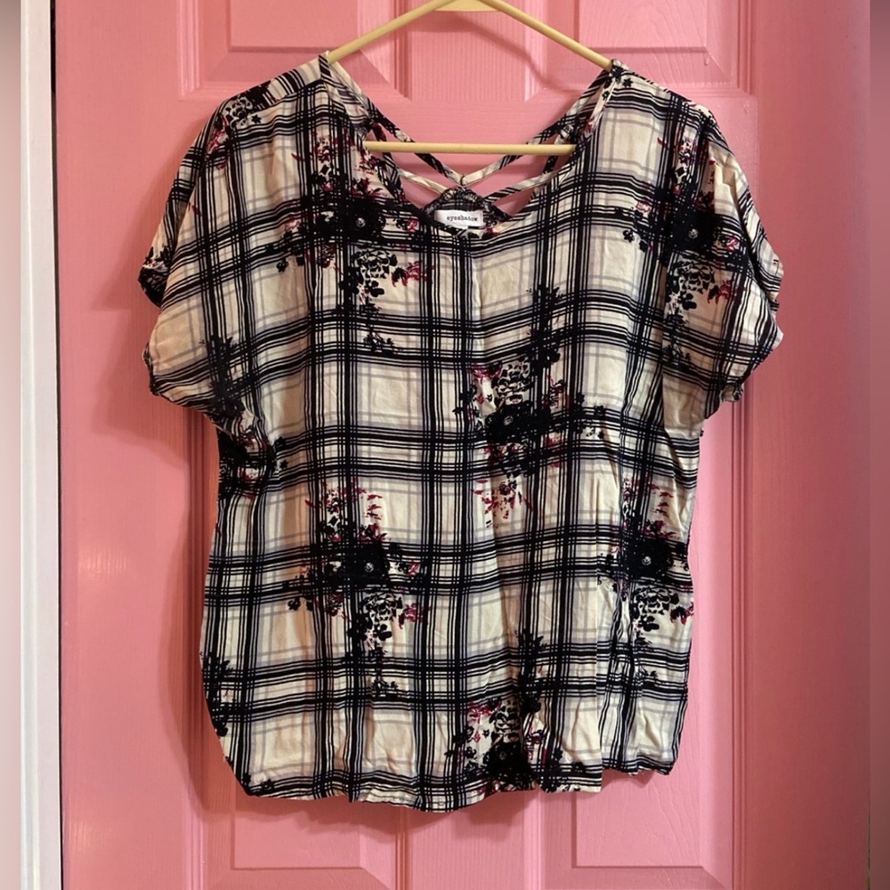 Black, white, and hot pink top